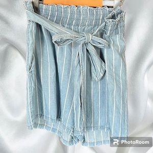 DYNAMITE paper bag jean shorts size medium